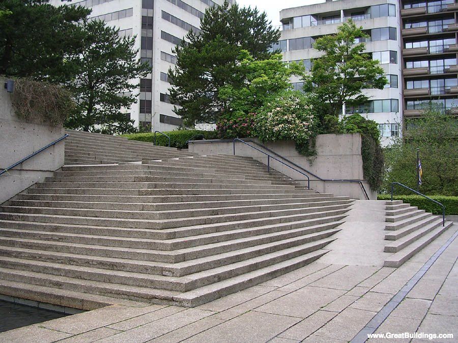 Robsen square stramp, which is a ramp integrated into stairs. View from bottom showing ramp elevation.